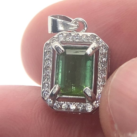 Green Tourmaline .80ct White Gold Finish Solid 925 Sterling Silver Pendant - Picture 1 of 4
